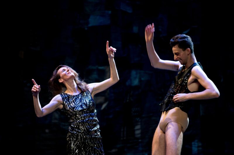 ILS N’ONT RIEN VU (Thomas Lebrun, 2019) . Les 1er et 03 juin 2019 à Tours au Théâtre Olympia, CDN, dans le cadre du festival Tours d’Horizons. Chorégraphie: Thomas Lebrun. Interprétation: Maxime Camo, Raphaël Cottin, Anne-Emmanuelle Deroo, Karima El Amrani, Akiko Kajihara, Anne-Sophie Lancelin, Matthieu Patarozzi, Léa Scher, Yohann Têté. Photographie © Frédéric IOVINO