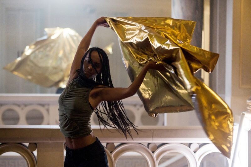 G.R.O.O.V.E. (Bintou Dembélé) le 02 mars 2023 à l'opéra de Lille.
Bintou Dembélé: conception, chorégraphie et jeu.
Avec Wilfried Blé « Wolf », Guillaume Chan Ton, Nadia Cyrielle Gabrieli Kalati « Nadeeya », Marion Gallet, Cintia Golitin, Adrien Goulinet, Mohammed Medelsi « Med », Alexandre Moreau « Cyborg », Salomon, Mpondo-Dicka « Bidjé », Michel Onomo « Meech », Féroz Sahoulamide, Marie Ndutiye danse Célia Kameni voix Charles Amblard guitare et lapsteel Avec la collaboration du Flow – Centre Eurorégional des Cultures Urbaines et la participation de Élise André, Indraline Payet, Tiphanie Casanova, Cindy Chopngui, Tassline Driss, Cécile Félix, Marie Froumentin, Adrienne Lebrun, Kinta Mendy, Michaela Piklova, Émeline Roukia, Alisson Varenne, Alfred Vivier, Shaïmâa Bekirane.
Photographie : FREDERIC IOVINO