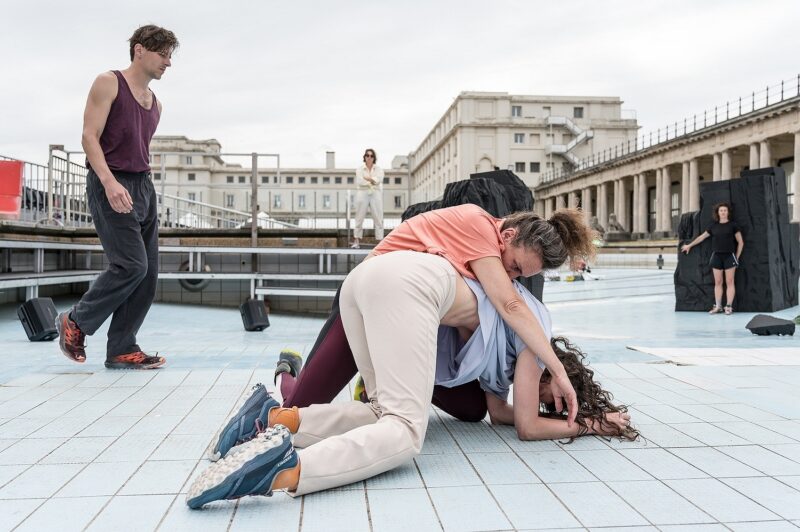 EN RECONNAISSANCE le 30 juin 2023 à Ostende (Dansbad, Festival Dansand). 
Conception: Gaëtan Rusquet,  
avec: Adaline Anobile, Victor Dumont, Keren Kraizer, Lise Vermot, Gaëtan Rusquet.

Photographie : FREDERIC IOVINO