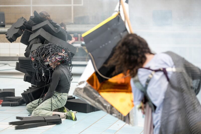 EN RECONNAISSANCE le 30 juin 2023 à Ostende (Dansbad, Festival Dansand). 
Conception: Gaëtan Rusquet,  
avec: Adaline Anobile, Victor Dumont, Keren Kraizer, Lise Vermot, Gaëtan Rusquet.

Photographie : FREDERIC IOVINO