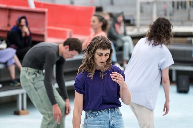 EN RECONNAISSANCE le 30 juin 2023 à Ostende (Dansbad, Festival Dansand). 
Conception: Gaëtan Rusquet,  
avec: Adaline Anobile, Victor Dumont, Keren Kraizer, Lise Vermot, Gaëtan Rusquet.

Photographie : FREDERIC IOVINO