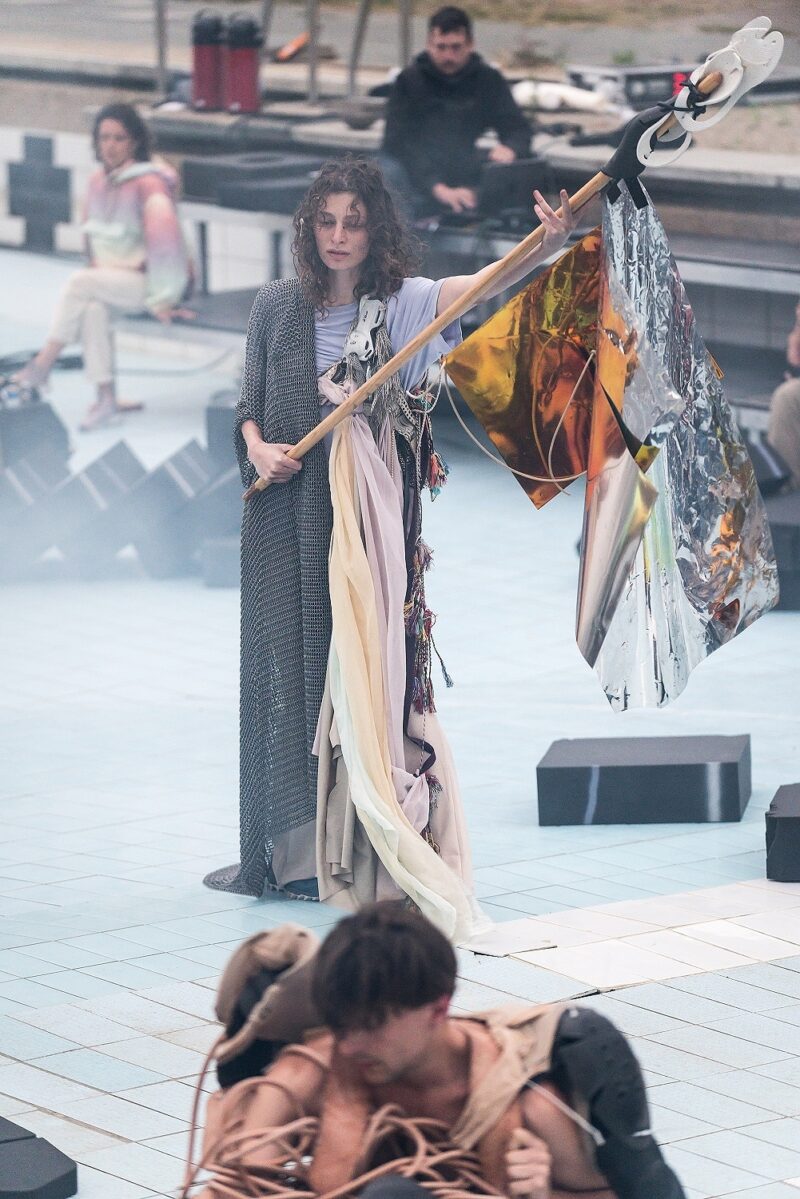 EN RECONNAISSANCE le 30 juin 2023 à Ostende (Dansbad, Festival Dansand). 
Conception: Gaëtan Rusquet,  
avec: Adaline Anobile, Victor Dumont, Keren Kraizer, Lise Vermot, Gaëtan Rusquet.

Photographie : FREDERIC IOVINO