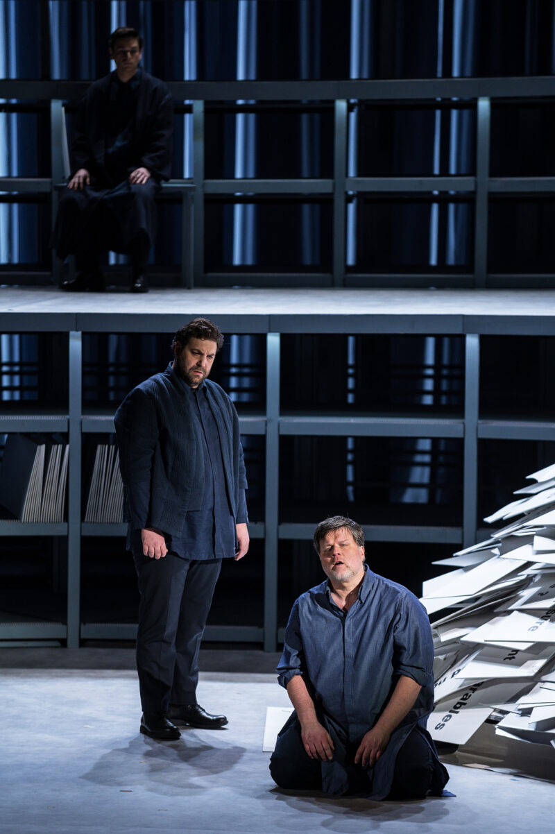 TRISTAN ET ISOLDE (Tiago Rodrigues, 2024) à l'opéra de Lille le 08 mars 2024.
Direction musicale: Cornelius Meister,
Mise en scène: Tiago Rodrigues,
Avec : Daniel Brenna, Annemarie Kremer, Marie-Adeline Henry, Alexandre Duhamel,
David Steffens, David Ireland, Kaëlig Boché, Laurent Bourdeaux, Sofia Dias, Vítor Roriz.
Chœur de l’Opéra de Lille
Orchestre National de Lille
Photographie : FREDERIC IOVINO