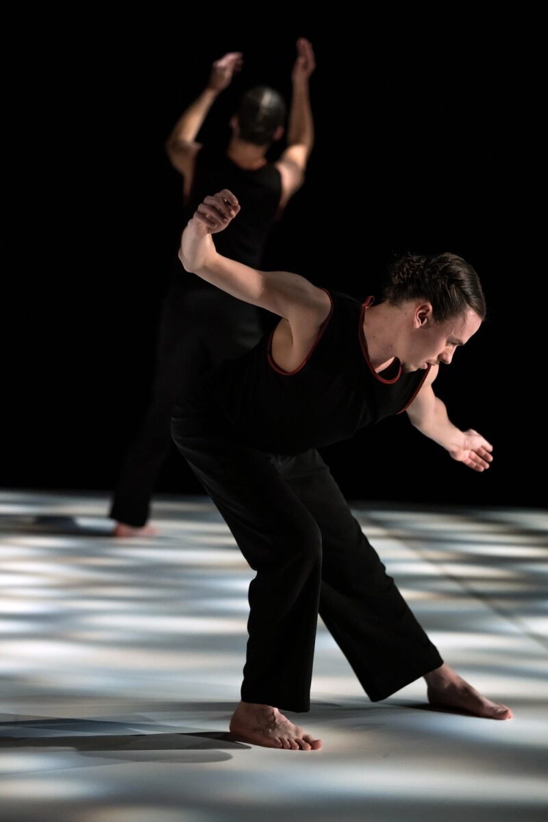 L’ELOGE DES POSSIBLES (Raphaël Cottin / Cie La poétique des signes) le 09.12.2024 au CCNT Tours - Photographie © Frédéric Iovino