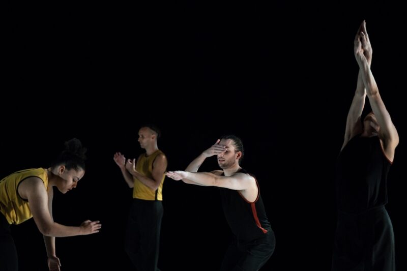 L’ELOGE DES POSSIBLES (Raphaël Cottin / Cie La poétique des signes) le 09.12.2024 au CCNT Tours - Photographie © Frédéric Iovino