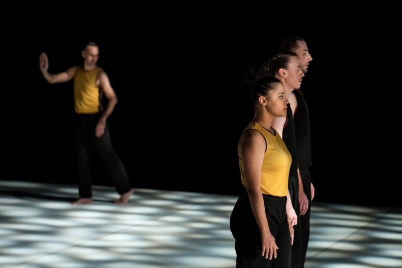 L’ELOGE DES POSSIBLES (Raphaël Cottin / Cie La poétique des signes) le 09.12.2024 au CCNT Tours - Photographie © Frédéric Iovino