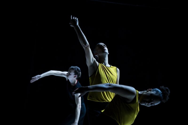 L’ELOGE DES POSSIBLES (Raphaël Cottin / Cie La poétique des signes) le 09.12.2024 au CCNT Tours - Photographie © Frédéric Iovino