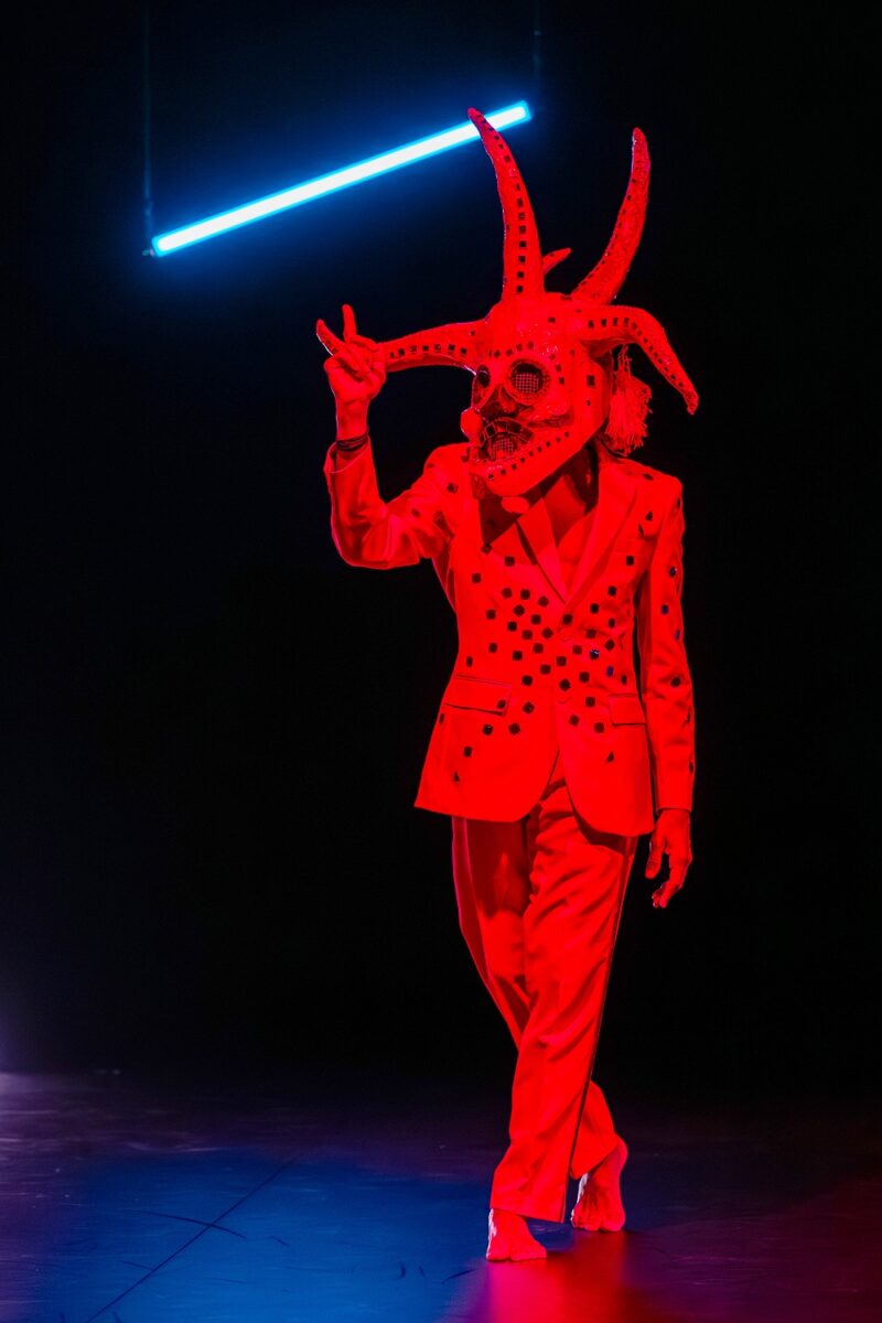 DERRIERE VAVAL, PLEURS, CORNES & FWET (Thomas Lebrun, 2025) le 1er octobre 2025 au Centre Chorégraphique National de Tours CCNT - Photographies © Frédéric Iovino