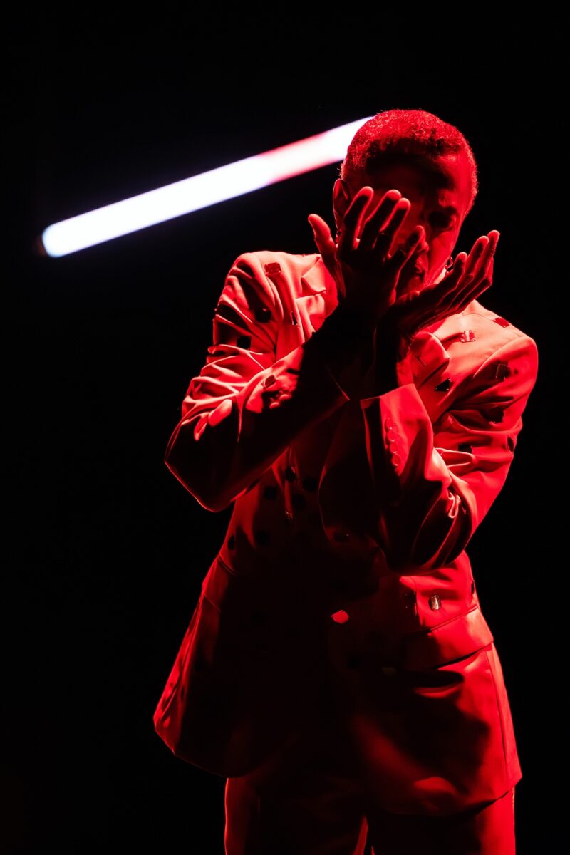 DERRIERE VAVAL, PLEURS, CORNES & FWET (Thomas Lebrun, 2025) le 1er octobre 2025 au Centre Chorégraphique National de Tours CCNT - Photographies © Frédéric Iovino