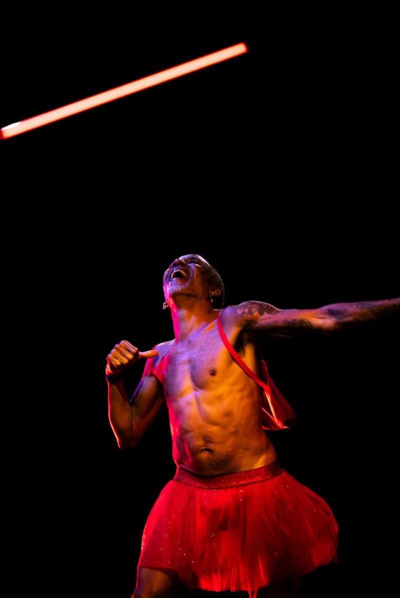 DERRIERE VAVAL, PLEURS, CORNES & FWET (Thomas Lebrun, 2025) le 1er octobre 2025 au Centre Chorégraphique National de Tours CCNT - Photographies © Frédéric Iovino