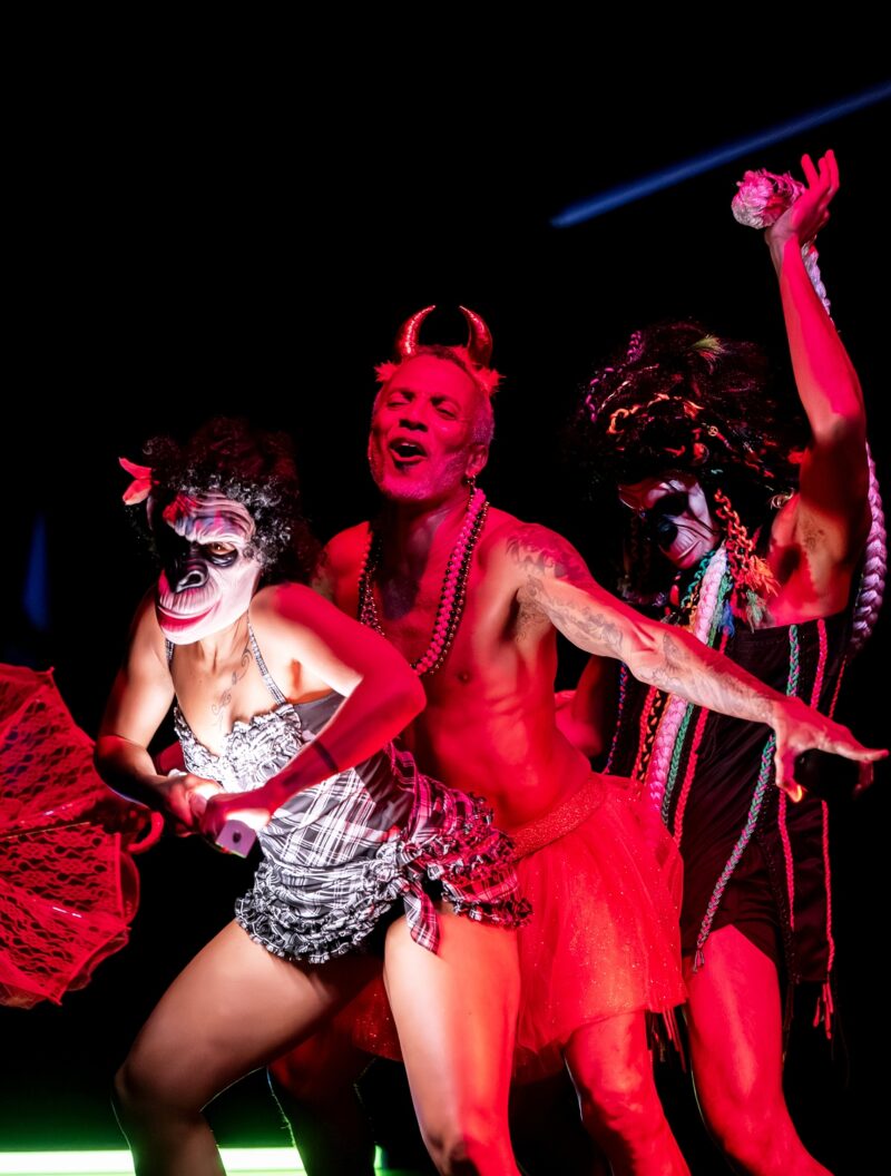 DERRIERE VAVAL, PLEURS, CORNES & FWET (Thomas Lebrun, 2025) le 1er octobre 2025 au Centre Chorégraphique National de Tours CCNT - Photographies © Frédéric Iovino