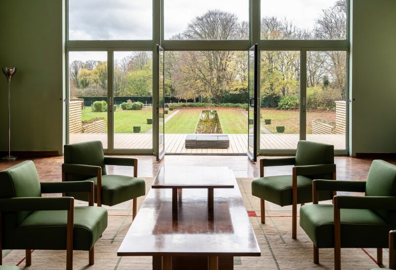 Exposition collective "Aventure de Lignes" à la Villa Cavrois, à Croix, le 18 novembre 2025.
Artistes Exposés : Ulrich Rückriem, Pascal Pesez, Sol LeWitt, François Morellet, Joël Fisher, Günther Förg, Diogo Pimentão, Robert Morris, Laurent Pariente, Giuseppe Penone, Alexandre Léger, Silvia Bächli, Tatiana Trouvé, David Tremlett, Gilgian Gelzer, Henri Michaux, Ryo Orikasa, Jean-Michel Alberola, Raoul Ubac.
Photographie © Frédéric Iovino