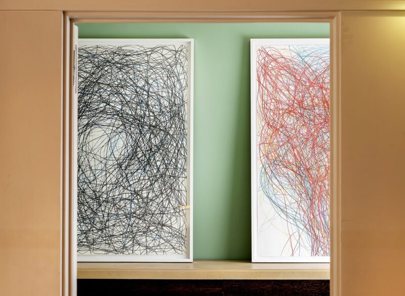 Exposition collective "Aventure de Lignes" à la Villa Cavrois, à Croix, le 18 novembre 2025.
Artistes Exposés : Ulrich Rückriem, Pascal Pesez, Sol LeWitt, François Morellet, Joël Fisher, Günther Förg, Diogo Pimentão, Robert Morris, Laurent Pariente, Giuseppe Penone, Alexandre Léger, Silvia Bächli, Tatiana Trouvé, David Tremlett, Gilgian Gelzer, Henri Michaux, Ryo Orikasa, Jean-Michel Alberola, Raoul Ubac.
Photographie © Frédéric Iovino