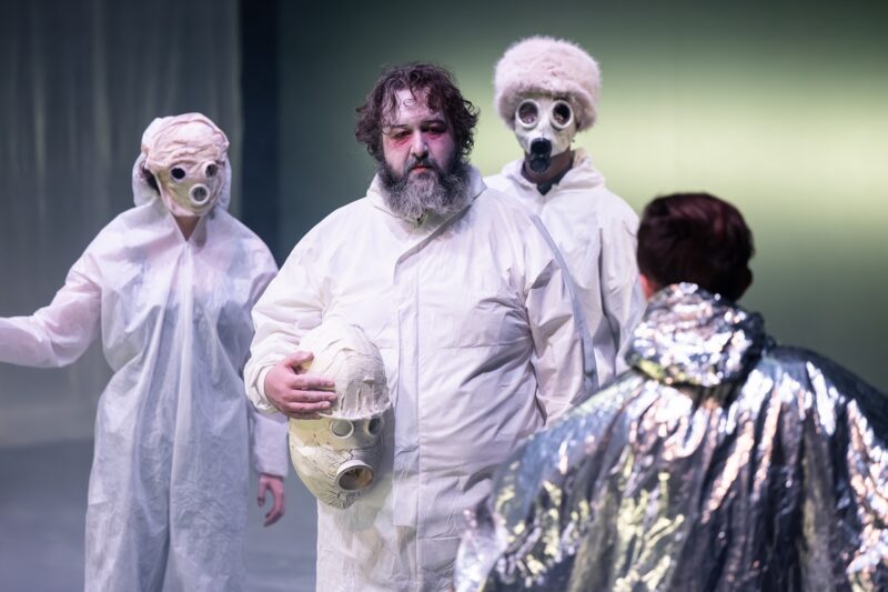 LA BONNE AME DU SE-TCHOUAN de Nora Granovsky / cie BVZK au Théâtre du Nord à Lille le 19 janvier 2026 - Photographie © Frédéric Iovino